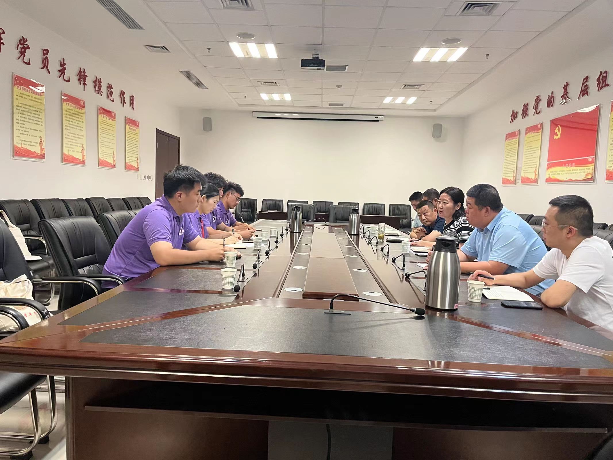 实践团队赴延安市商务局开展学习调研.jpg